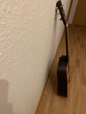 Neuwertige Westerngitarre