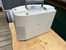 neuwertiger SHARP - Beamer " XV-330H " mit Koffer + Schlüssel, FB, Anleitung