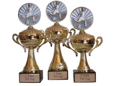 3 Fussball-Henkelpokale mit