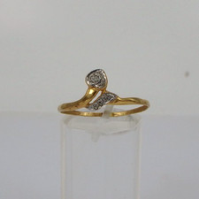 Feiner floraler Damenring mit