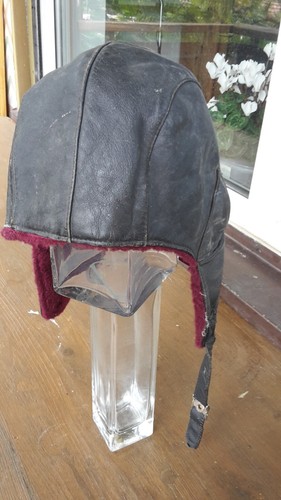 Schwarze motorradkappe aus - schwarze,