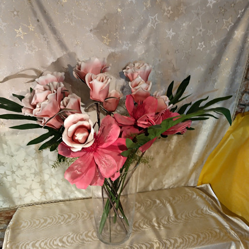 Glasbodenvase mit floralem