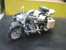 Polistil 1:10 BMW mit Beiwagen