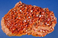 Vanadinit auf Dolomit aus der Mibladen Mine i.d. Khénifra Provinz