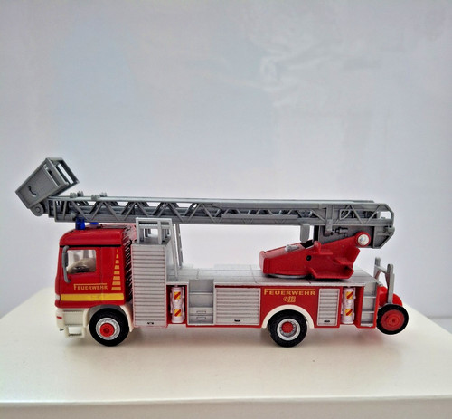 Schuco mercedes feuerwehr - ,