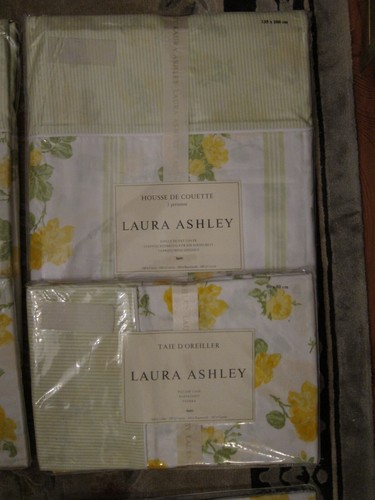 Laura ashley - x,