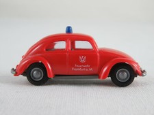 Praliné VW Brezelkäfer (1950) "Feuerwehr Frankfurt am Main (D)" in rot 1:87/H0