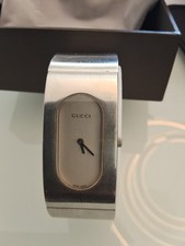 GUCCI SPANGENUHR 2400L QUARZUHR IN EDELSTAHL Vintage neue Batterie