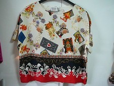B3 ital kurze Bluse Tunika Gr 40/42 cremeweiß rot schwarz Spielkarten Blumen WOW