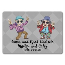Omas und Opas sind wie Mütter