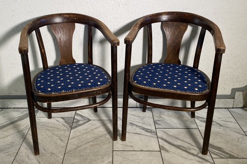 Ein set thonet armlehnestuhl - set,
