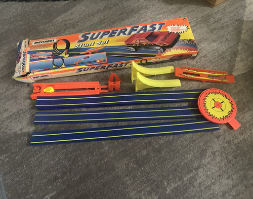 Matchbox superfast stunt set - stunt,