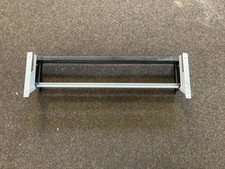 Geschenkpapierabroller zur Befestigung unter Tisch