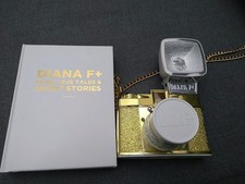 Lomography Diana F+ Kamera mit Blitz und Bildband Kult für Sammler Rar