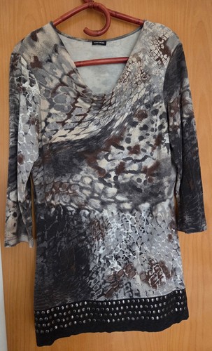 Kleid mit wasserfallkragen und - kleid,