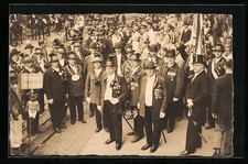 Schützen mit Fahne auf Schützenfest, Ansichtskarte 