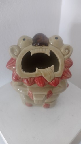 Lion hund shisa - shisa, tiki
