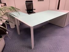 Walter Knoll - Serie „Icon“ -  Eck-Schreibtisch mit Containern