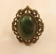 Eleganter edelstein ring mit - ring,