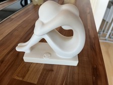 Moderne Figur aus Marmor