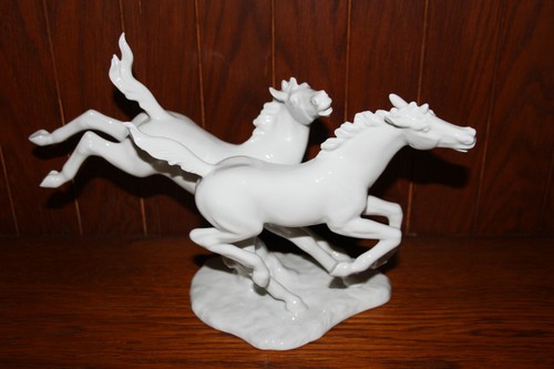 Figur springende pferde - ,