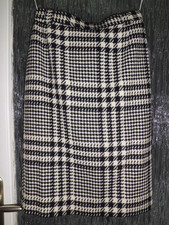Schwarz/weiß karierter Rock
