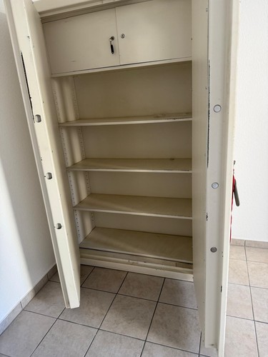 Zweitüriger tresor - zweitüriger, tresor/