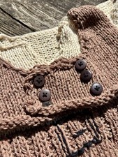 Baby-Schreiner, Zunft-Anzug für den Sommer, handgestrickt, Gr. 50, BW/Leinen