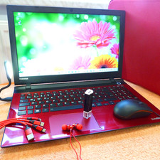 Toshiba L50 Skullcandy DTS SOUND 15 Zoll l SSD Windows 11 l 8GB RAM NEU QUADCORE