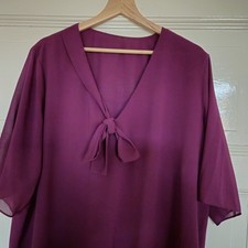 schöne Bluse in modernem Rot, Buisiness; Chiffon, Gr. 46-50