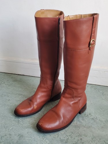 Hoher lederstiefel reiterstil - hoher,