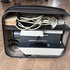 Rollei P11 Diaprojektor mit