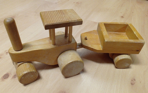 Holzspielzeug traktor mit - holzspielzeug,traktor,