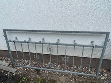 balkongeländer verzinkt Maße 195 breit und 90 hoch mit Halterung für Balkonkäste