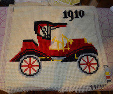 Schöne fertig gestickte