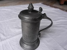 Zinn Krug, Walzenkrug, Humpen, Verzierung Liebespaar, alt, groß, mit Deckel.