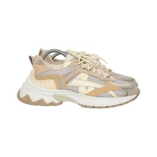 Nubikk, Trainingsschuhe