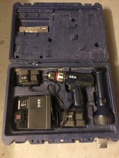 AEG AKKU Bohrschrauber BS 12 X Farbe blau Ladegerät und 1 Ersatzakku