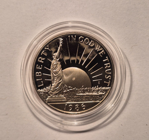 Usa half dollar - half, statue