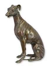 Eine Bronzeskulptur Windhund