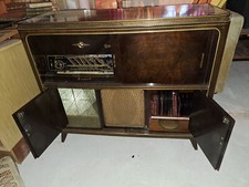 Musiktruhe mit Graetz Scerzo Radio und Perpetuum-Ebner Plattenspieler