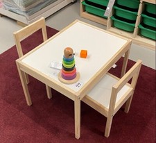BRANDNEU IKEA LÄTT Kindertisch und 2 Stühle, weiß, Kiefer MASSIVHOLZ