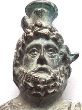 Kleine Bronze-Figur klassische