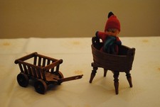 Möbel Puppenhaus, Holzspielzeug, Bollerwagen, Badewanne, Bottich, alt