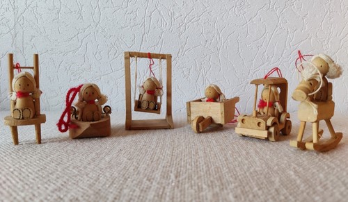 Weihnachtsbaumschmuck aus - x,