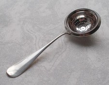 *RAR* Seltener Sieblöffel mit Perlenrand Dekor aus 800er Silber W.Binder