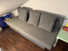 Wohnungsauflösung, Schlafsofas, Schreibtisch, Korbsessel, Beistelltisch, Bett
