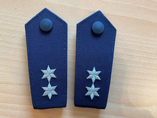 Schulterklappen/Dienstgradabzeichen Polizei/DRK mit 2 Stern silber auf blau