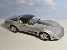 (4086) Autoart 1:18, 71201  Chevrolet Corvette 1982 silber