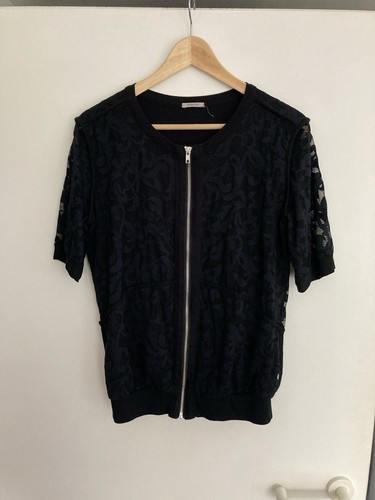 Schwarzes shirt aus spitze - schwarzes, t-shirt